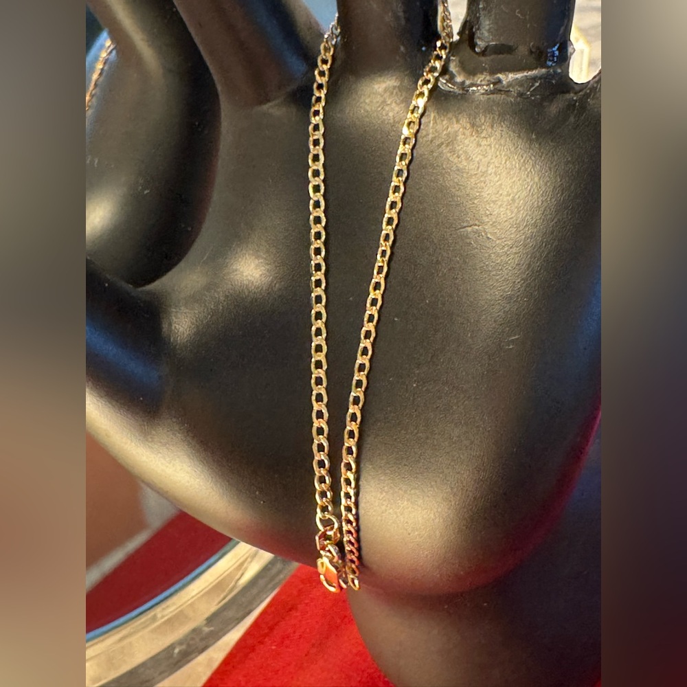 10k Elegant Gold Chain Cuban cut bracelet .77 grams 2mm 7 1/2 inches new